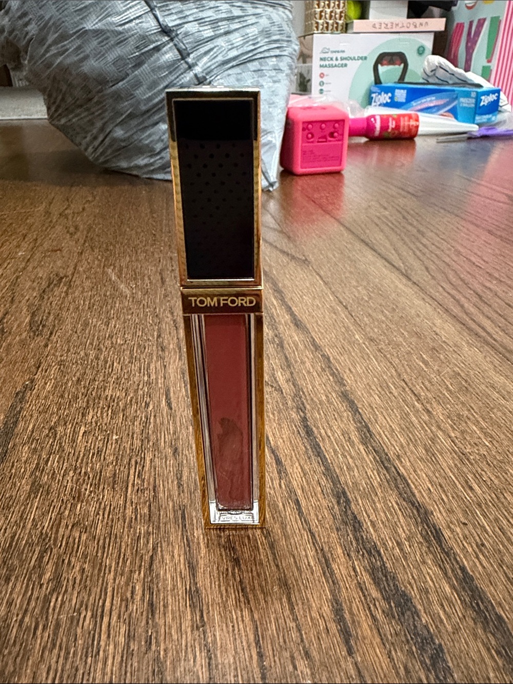 Tom Ford Gloss Luxe shade 22 Sunrise Pink